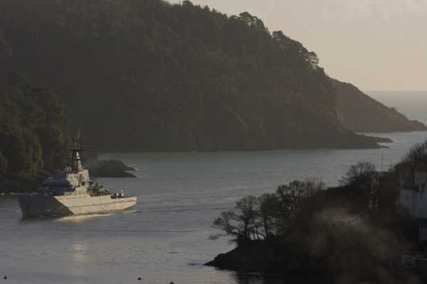 18 January 2020 - 10-30-22 
The sun behaved and provided some decent illumination as HMS Tyne passes between Dartmouth and Kingswear Castles.
#HMSTyne #DartmouthVisitHMSTyne